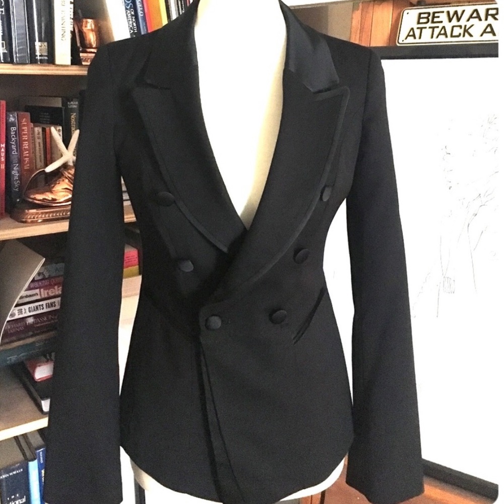 Fitted tuxedo blazer 💃🏻